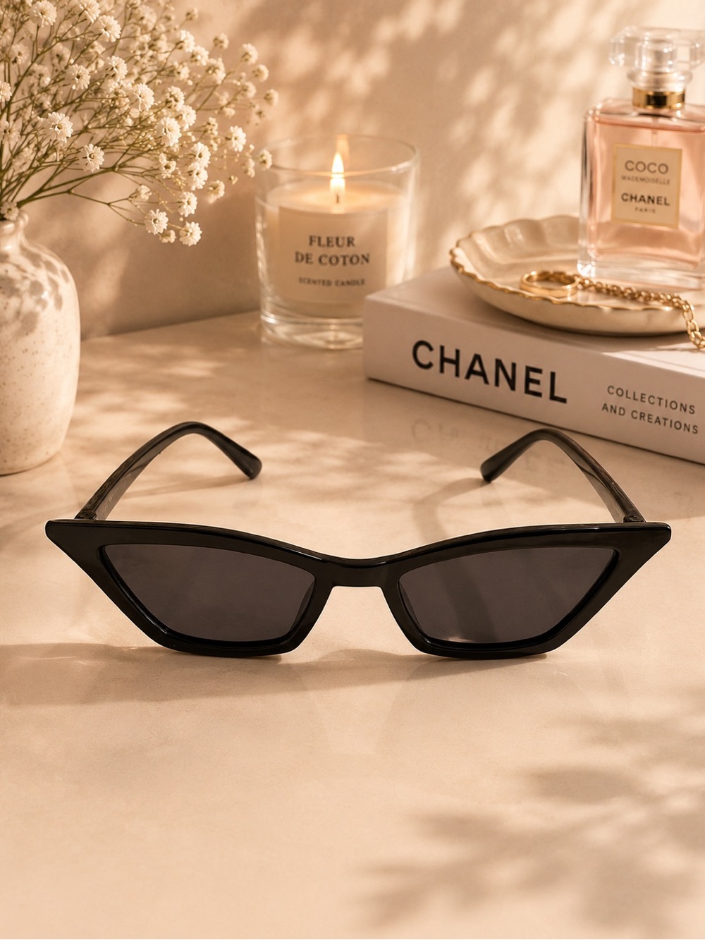 Black Cat-Eye Women's Sunglasses - Classic Fashion Accessory